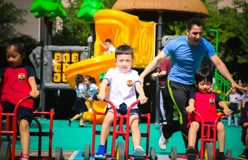 2022年幼兒園加盟，北京大風(fēng)車(chē)國(guó)際高端幼兒園加盟品牌